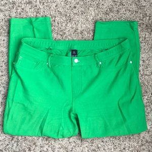 HUE- cropped green jeggings - XL